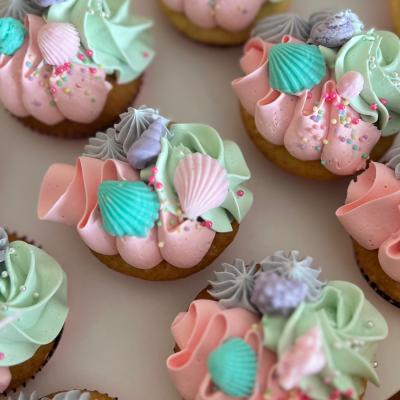 Cupcakes con merengue y fondant