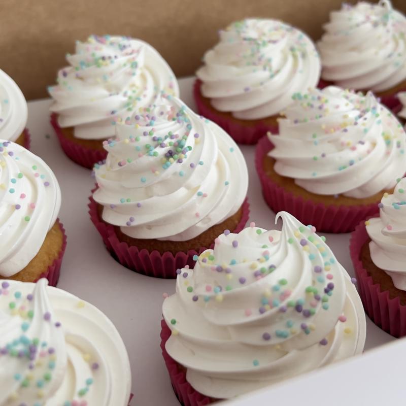 Cupcakes de merengue y grajeas