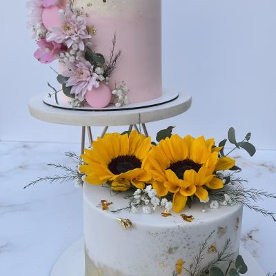 Tortas 1 piso con flores y edad