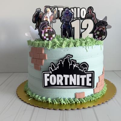 Tortas infantiles con topper a elección.