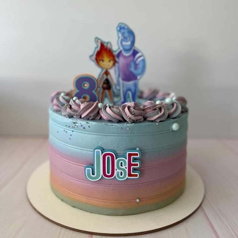 Tortas infantiles con topper a elección.