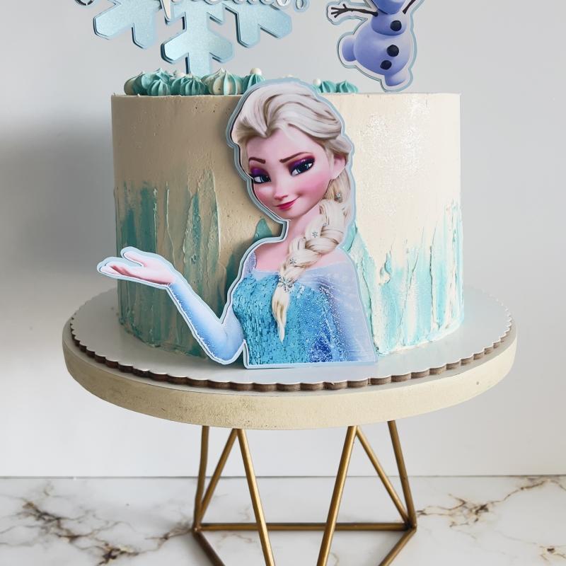 Tortas infantiles con topper a elección.