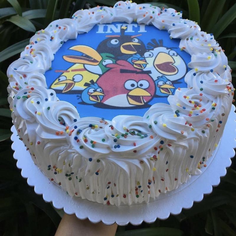 Torta cumpleañera con lamina comestible a elección