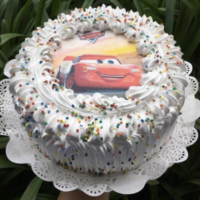 Torta cumpleañera con lamina comestible a elección